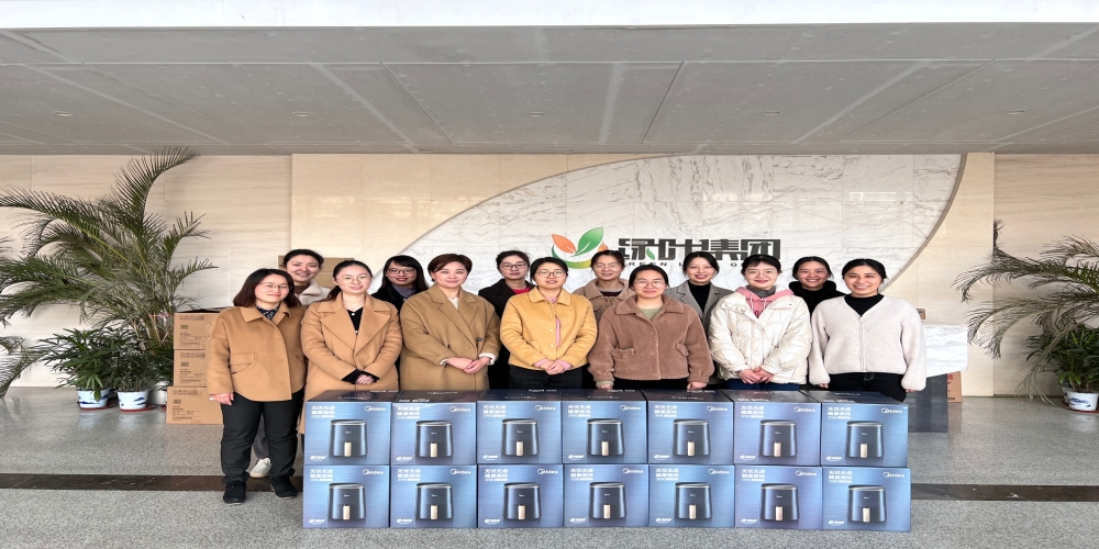 綠葉集團(tuán)精心準(zhǔn)備慶祝“三八”婦女節(jié)