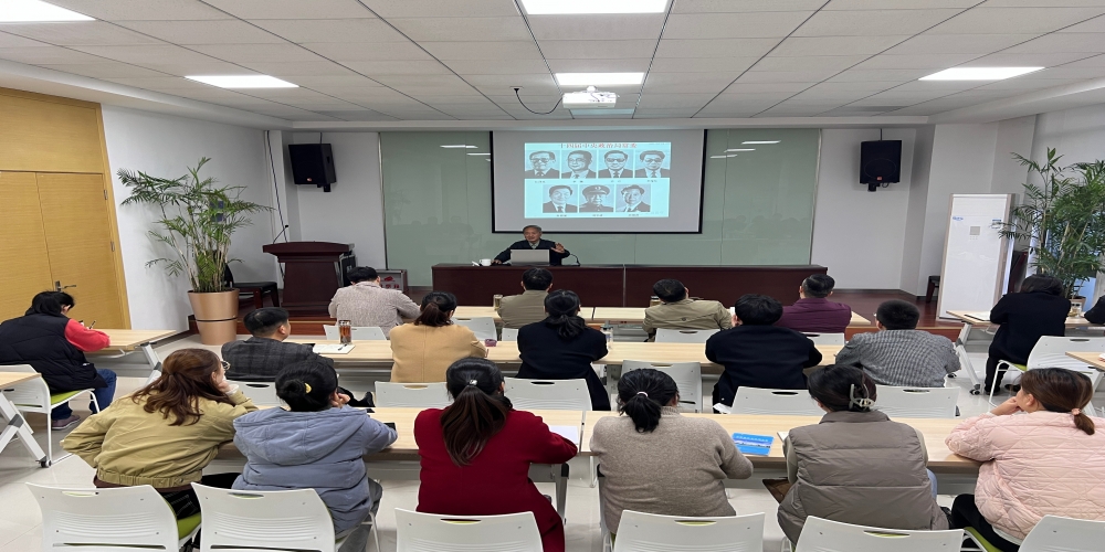 安徽省國防教育講師團(tuán)薄俊元教授為綠葉集團(tuán)員工作黨的二十大精神專題輔導(dǎo)報(bào)告